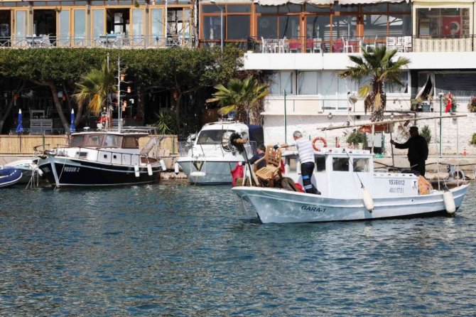 Denizin dibini çöplüğe çevirmişler