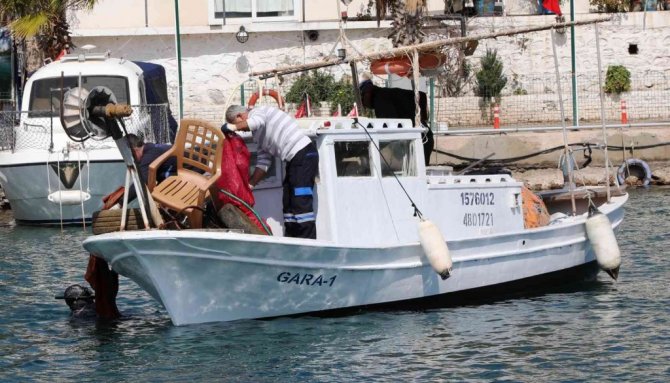 Denizin dibini çöplüğe çevirmişler