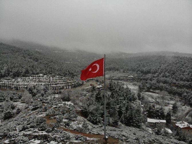 Denizli’de beyaz örtü görsel şölen oluşturdu