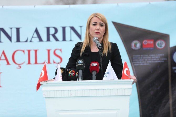 Denizli’de ’Sağlık Çalışanlarına Saygı Anıtı’ 14 Mart Tıp Bayramı’nda törenle açıldı