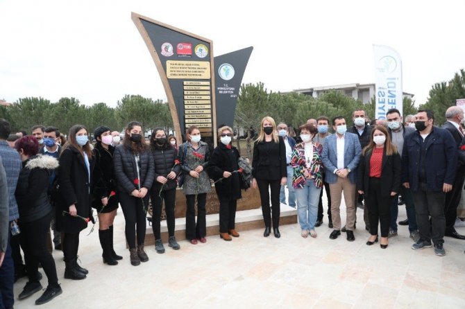 Denizli’de ’Sağlık Çalışanlarına Saygı Anıtı’ 14 Mart Tıp Bayramı’nda törenle açıldı