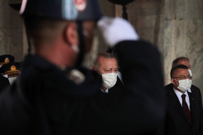 Devlet erkanı Büyük Zafer’in 99’uncu yıl dönümünde Anıtkabir’de