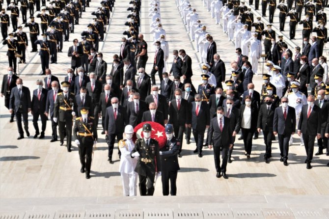 Devlet erkanı Büyük Zafer’in 99’uncu yıl dönümünde Anıtkabir’de