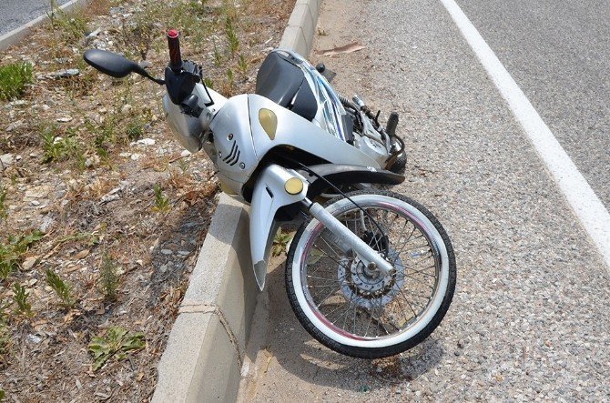 Devrilen Motosikletin Sürücüsü Ağır Yaralandı