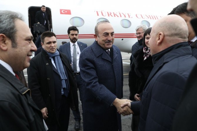 DÄ±ÅiÅleri BakanÄ± MevlÃ¼t ÃavuÅoÄlu, temaslarda bulunmak Ã¼zere Ukraynaâya geldi. ile ilgili gÃ¶rsel sonucu