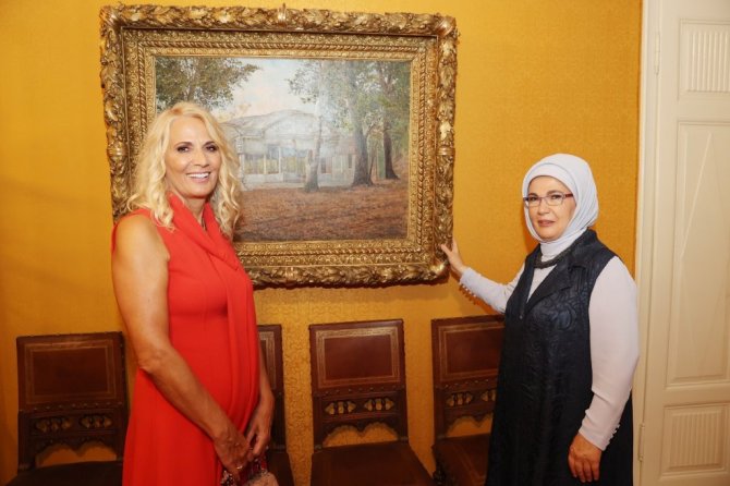Emine Erdoğan, Kral Nikola Müzesi’ni ziyaret etti