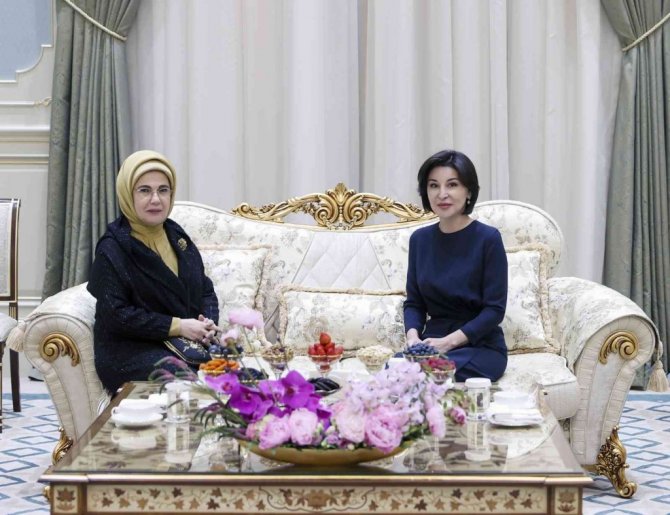 Emine Erdoğan, Özbekistan Cumhurbaşkanı Mirziyoyev’in eşi Ziroat Mirziyoyeva ile görüştü