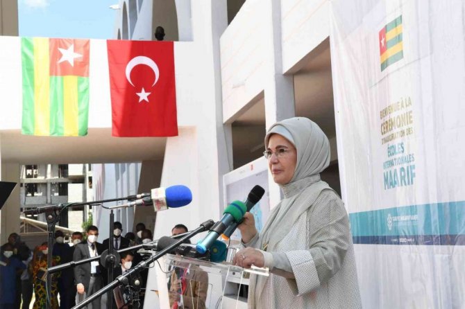 Emine Erdoğan, Togo’da Türkiye Maarif Vakfı Eğitim Kampüsü’nün açılışına katıldı