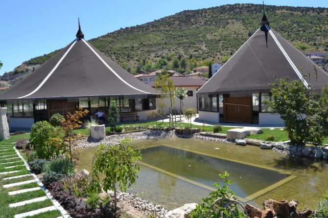 Eski belediye başkanından kıl çadır tesisinin satılmasına tepki