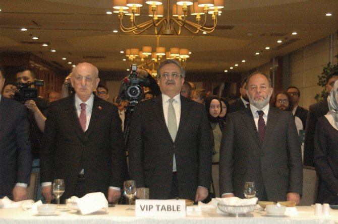 Pakistan Ismail Rind Pakistan, İsmail Kahraman ve Recep Akdağ’ı Devlet Nişanıyla onurlandırdı