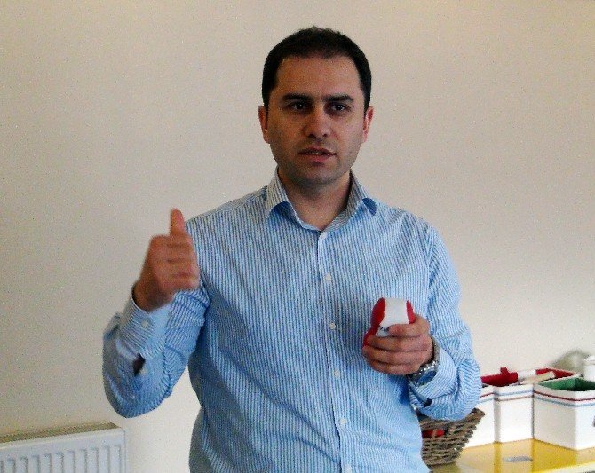 FİZYOTERAPİST, PNİ TERAPİSTİ VE BEYİN EGZERSİZ EĞİTMENİ ÜMİT İSTİRAÇ, BEYNİN PAHA BİÇİLEMEZ BİR HAZİNE OLDUĞUNU BELİRTEREK, BİLİNENİN AKSİNE İNSANOĞLUNUN BEYNİNİN YÜZDE YÜZÜNÜ KULLANDIĞINI SÖYLEDİ