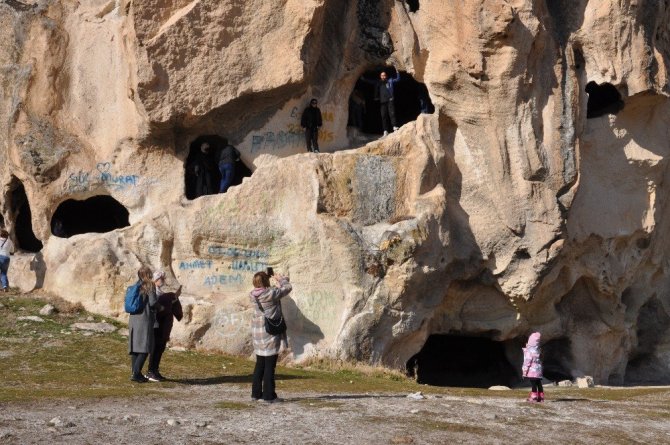 Frig Vadisi’ne turist akını