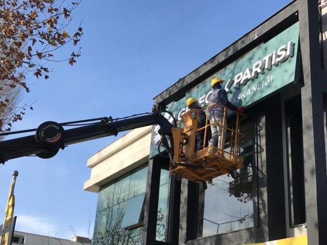 Gelecek Partisi’nden istifa eden yönetim, binayı boşalttı