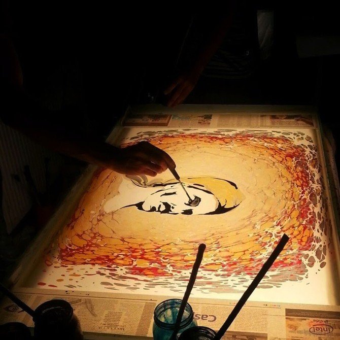 Geleneksel Türk Sanatı ’Ebru’yu Resimle Birleştirdi