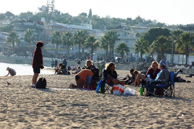 Güneşi gören, sahile indi