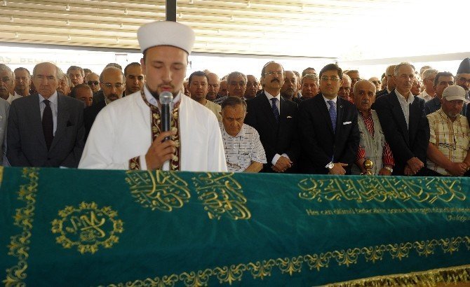 Hakkı Devrim Son Yolculuğuna Uğurlanıyor