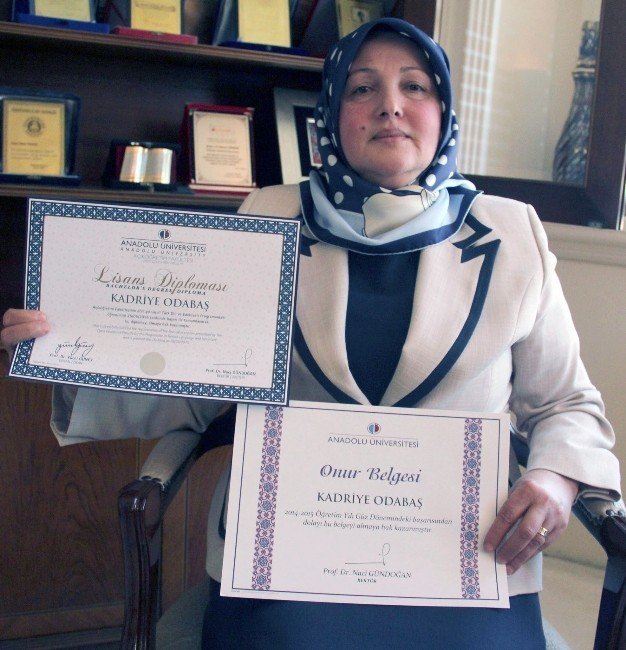 Hayalini 50 Yaşından Sonra Gerçekleştirerek Örnek Oldu