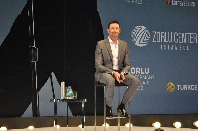 HOLLYWOOD YILDIZI HUGH JACKMAN, İSTANBUL’DA SERGİLEYECEĞİ MÜZİKAL GÖSTERİ ÖNCESİ BASININ KARŞISINA GEÇTİ.
