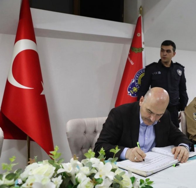 İçişleri Bakanı Soylu, Ankara’da emniyet mensuplarıyla ilk sahurunu yaptı