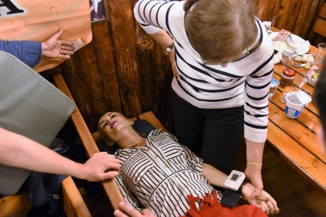 İpek Tanrıyar, iftarda baygınlık geçirdi