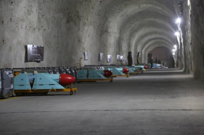 İran, Basra Körfezi’nde yeni yeraltı füze üssü açtı