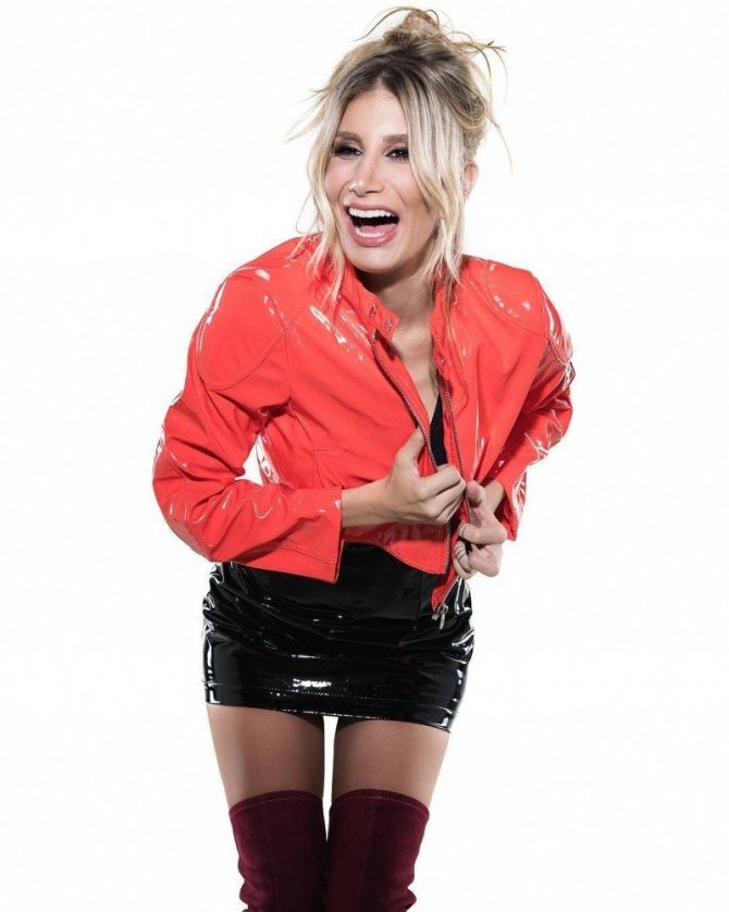 İrem Derici, 29 Ekim Cumhuriyet Bayramı’nda Adana’da