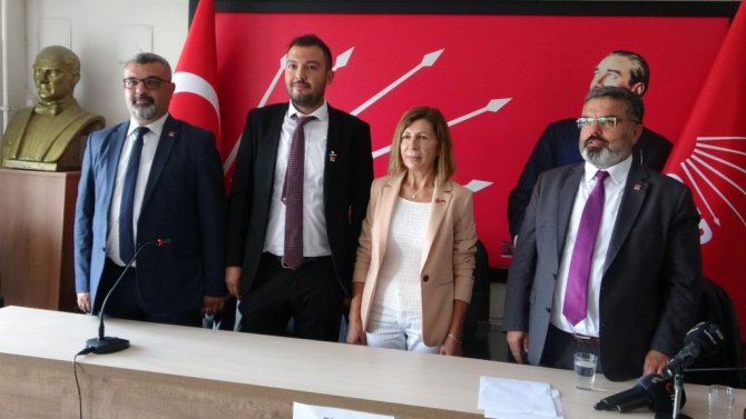 Isparta Belediye Meclisi’nde CHP’li üyeler partisine geri döndü, İYİ Parti grubu dağıldı