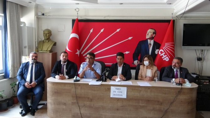 Isparta Belediye Meclisi’nde CHP’li üyeler partisine geri döndü, İYİ Parti grubu dağıldı