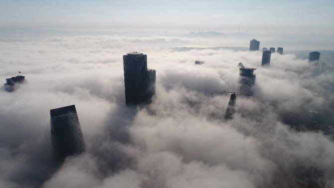 İstanbul'da etkili olan sis drone ile havadan görüntülendi