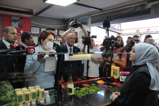 İYİ Parti Genel Başkanı Akşener, Antalya’da esnaf ziyaret etti