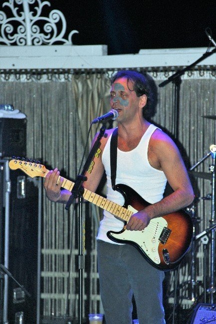 Kaan Söyledi Kıvılcım Oynadı