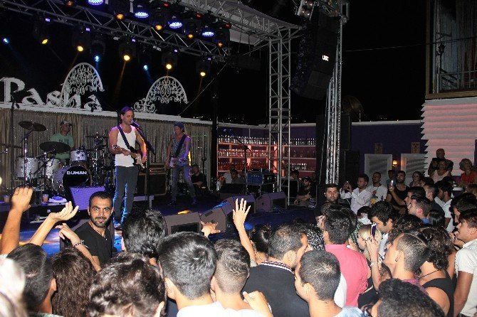 Kaan Söyledi Kıvılcım Oynadı