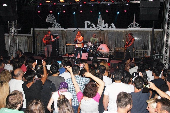 Kaan Söyledi Kıvılcım Oynadı