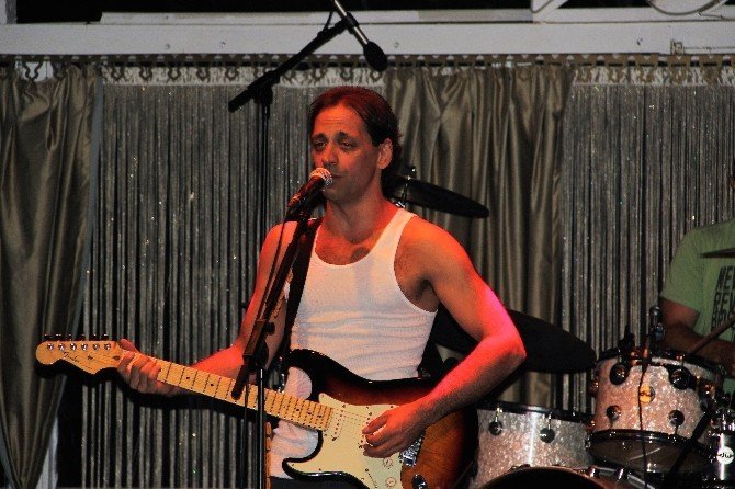 Kaan Söyledi Kıvılcım Oynadı