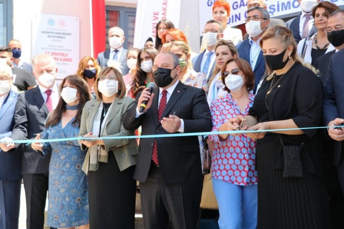 Kadın Girişimciler üretti Bakan Varank, gazetecilere ikram etti