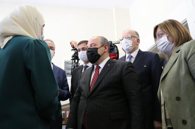 Kadın Girişimciler üretti Bakan Varank, gazetecilere ikram etti