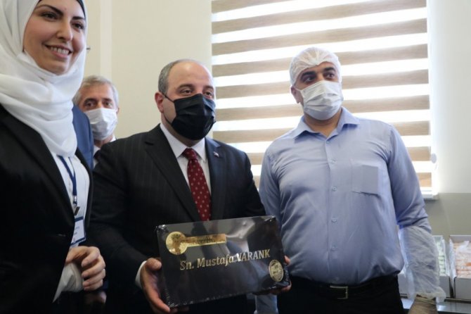 Kadın Girişimciler üretti Bakan Varank, gazetecilere ikram etti