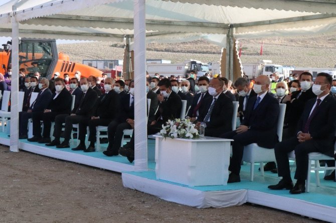 Kapıkule’den Akdeniz’e ulaşacak kesintisiz otoyol ağının son halkasına ilk kazma vuruldu