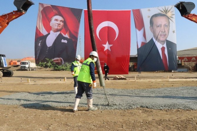 Kapıkule’den Akdeniz’e ulaşacak kesintisiz otoyol ağının son halkasına ilk kazma vuruldu