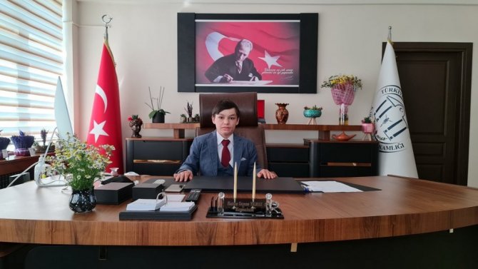 Karacasu’nun çocuk kaymakamının ilk emri, okul yolunun yapılması oldu