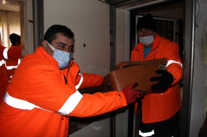 Kardeşinin evinden gelen kokuya daha fazla dayanamadı
