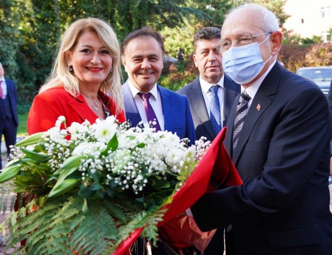 Kılıçdaroğlu, Bilecik Belediye Başkanı Şahin’i ziyaret etti