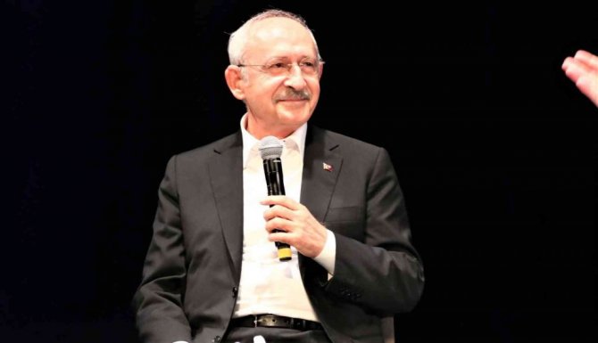 Kılıçdaroğlu: “Gençlerin umutsuzluğa kapılma hakları yoktur”