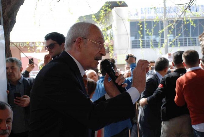 Kılıçdaroğlu, Manisa’nın ilçelerinde halkla buluştu