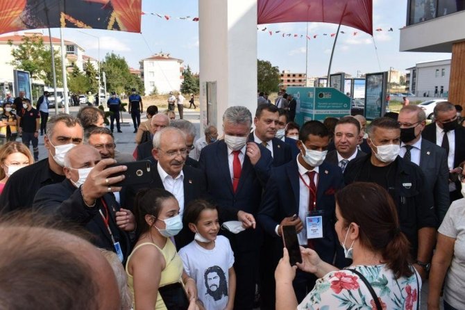Kılıçdaroğlu, Roman vatandaşlarla bir araya geldi