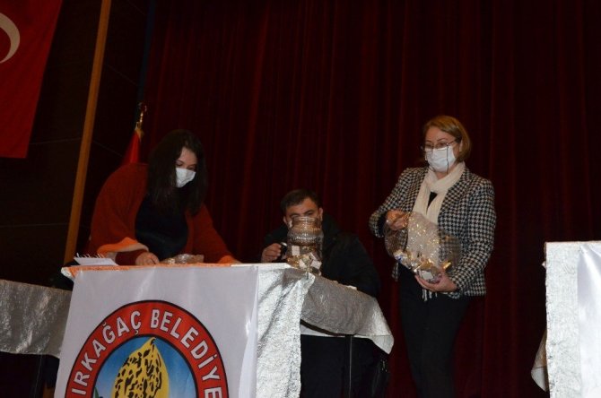 Kırkağaç ilçesinde depremzedeler evlerine kavuştu