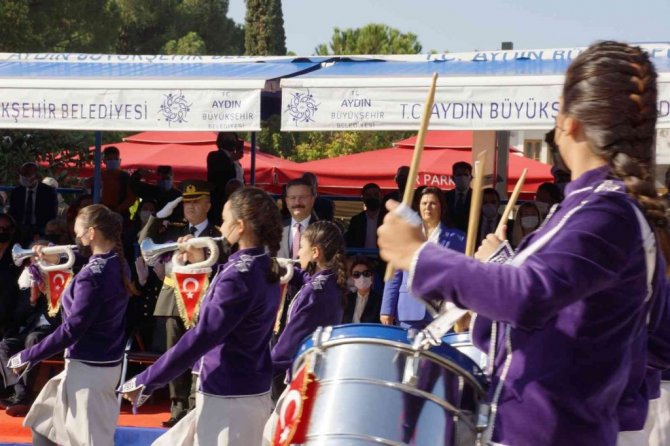 Komandolar 29 Ekim coşkusunu ikiye katladı