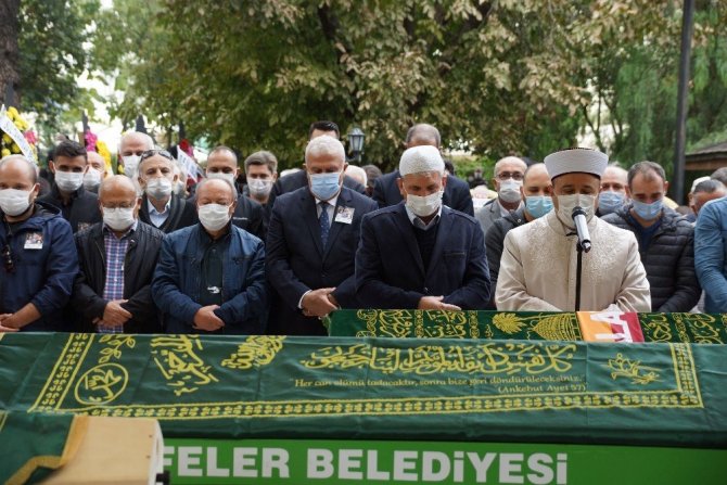 Küçükyumuk ailesi, gözyaşları arasında uğurlandı