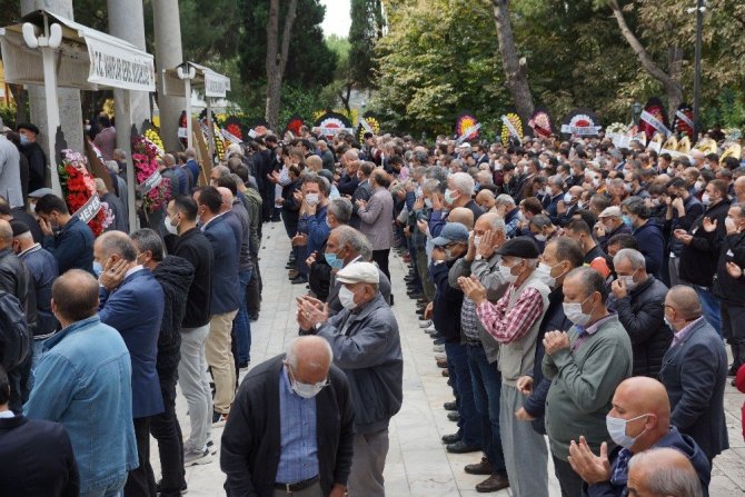 Küçükyumuk ailesi, gözyaşları arasında uğurlandı
