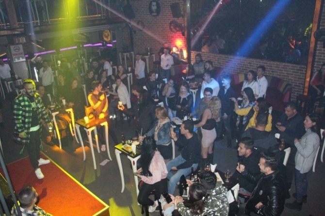 Kuşadası’nda eğlence kışın da sürüyor